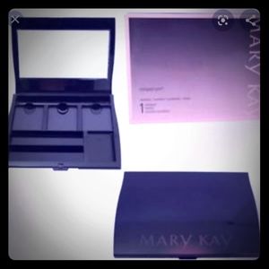 Mary Kay large makeup compact